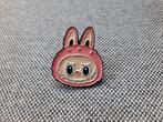 1 leuke roze pin van een Labubu te koop, Ophalen of Verzenden, Nieuw, Overige onderwerpen, Speldje of Pin