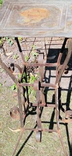 Robuuste plantentafel van smeedijzer+blad van zink(brocante), Tuin en Terras, Ophalen of Verzenden, Gebruikt