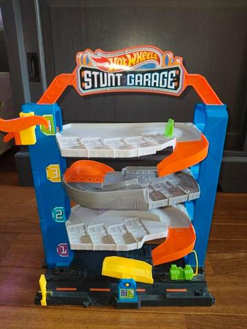 Hotwheels stunt garage beschikbaar voor biedingen