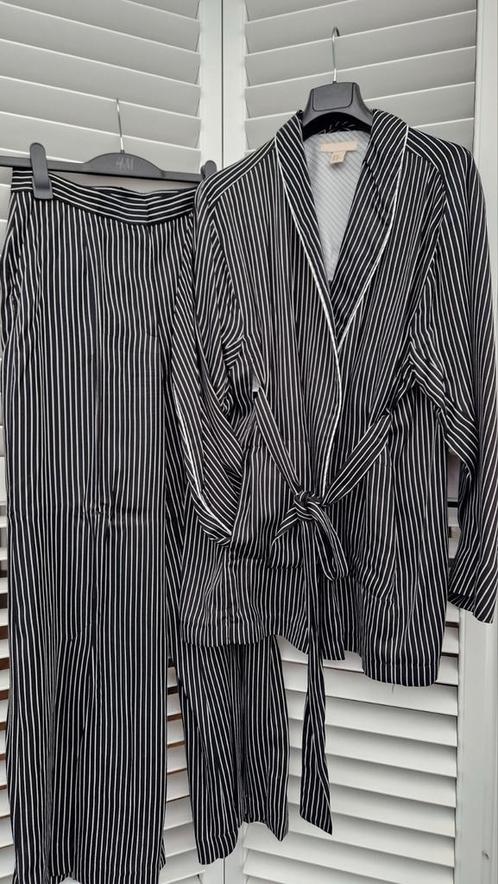H&M blazer broek  broekpak  zwart wit, Kleding | Dames, Dames-kledingpakketten, Nieuw, Verzenden