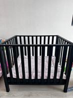 TWF box zwart met boxmatras en hoeslaken (zwart), Kinderen en Baby's, Boxen, Ophalen, Gebruikt, Rechthoekig, In hoogte verstelbaar