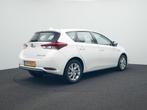 Toyota Auris 1.8 Hybrid Dynamic | Parkeersensoren | Navigati, Auto's, Gebruikt, 4 cilinders, Wit, Bedrijf