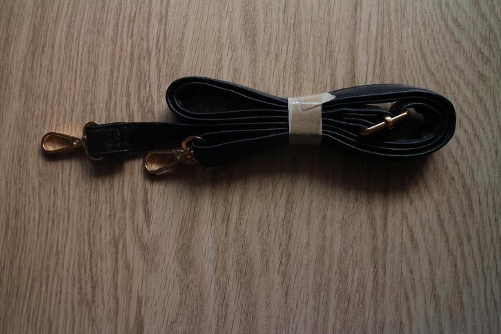 1x NIEUW Dames Zwarte Tassen Riem, Sieraden, Tassen en Uiterlijk, Tassen | Damestassen, Nieuw, Schoudertasje, Zwart, Ophalen of Verzenden