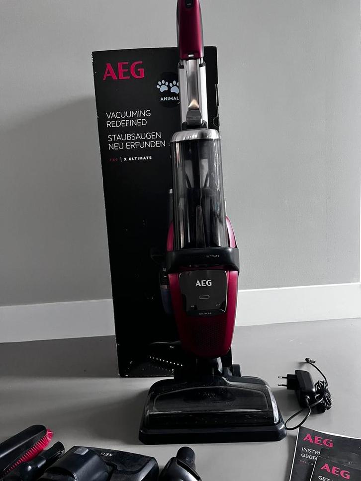 AEG Stofzuiger (FX9-1-ANIM), Witgoed en Apparatuur, Stofzuigers, Gebruikt, Stofzuiger, 1600 tot 2000 watt, Reservoir, Ophalen of Verzenden