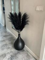 Mooie groete zwarte vaas met pampas pluimen, Zwart, Ophalen of Verzenden, Minder dan 50 cm, Glas