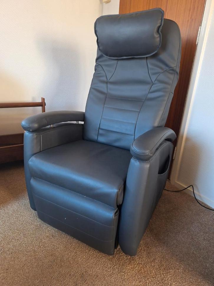 Elektrische Leder Relaxfauteuil met Sta-op Functie, Huis en Inrichting, Fauteuils, Zo goed als nieuw, 50 tot 75 cm, Ophalen