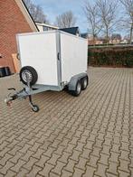 Gesloten aanhangwagen Saris, Ophalen, Gebruikt