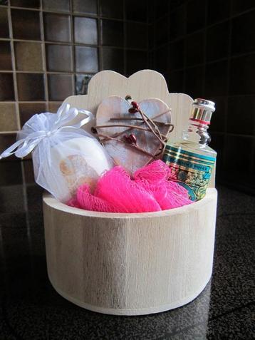 Leuke Spulletjes en zelfgemaakte cadeautjes voor o.a Verjaar beschikbaar voor biedingen