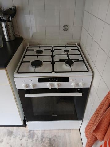 Siemens gasfornuis. Prima staat beschikbaar voor biedingen