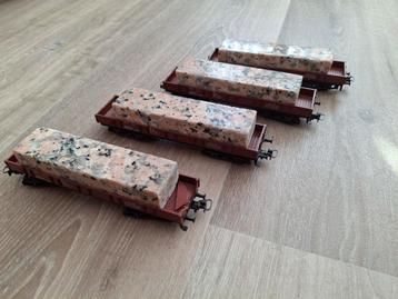 Marklïn HO 4473 4-assige lageboord wagons met marmerblokken beschikbaar voor biedingen