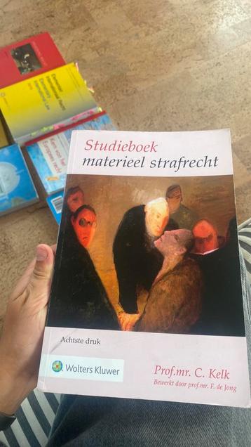 Studieboek materieel strafrecht beschikbaar voor biedingen