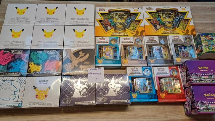 Pokemon sealed verzameling, celebrations, generations, etc., Hobby en Vrije tijd, Verzamelkaartspellen | Pokémon, Nieuw, Ophalen