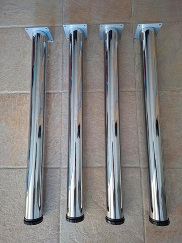 4 verstelbare tafelpoten. beschikbaar voor biedingen