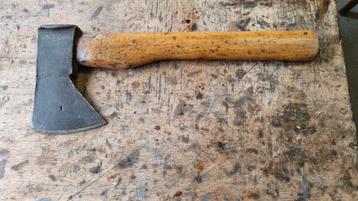Oude Bijl - Vintage Gereedschap beschikbaar voor biedingen