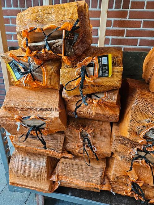 Haardhout eiken en berk in 22liter netzak - direct stookbaar, Tuin en Terras, Haardhout, Blokken, 6 m³ of meer, Ophalen of Verzenden