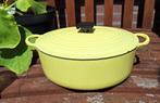 Le Creuset, vintage ovale pan, Elysee geel, Gebruikt, Ophalen of Verzenden, Koekenpan of Braadpan, Gietijzer