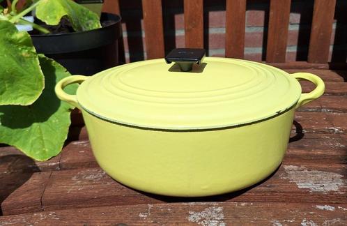 Le Creuset, vintage ovale pan, Elysee geel, Huis en Inrichting, Keuken | Potten en Pannen, Gebruikt, Koekenpan of Braadpan, Gietijzer