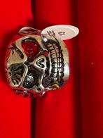 Zilverkleurige Doodskop Ring met Rode Steen, Gebruikt, Ophalen of Verzenden, Kleiner dan 17, Dame of Heer