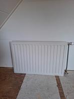 Dubbele radiator, Ophalen, 30 tot 80 cm, Radiator, Zo goed als nieuw