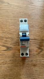 Gewiss aardlekschakelaar etc., Hobby en Vrije tijd, Elektronica-componenten, Ophalen of Verzenden, Zo goed als nieuw