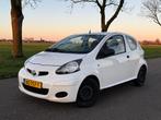Toyota Aygo 1.0 1 2009 | APK T/M 23-12-2026 |, Voorwielaandrijving, Stof, Zwart, 4 stoelen