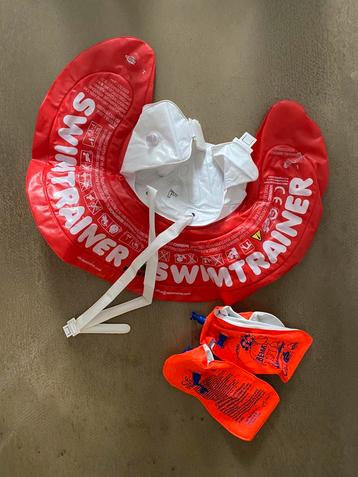 Swimtrainer Baby + Zwembandjes - Zo goed als nieuw beschikbaar voor biedingen