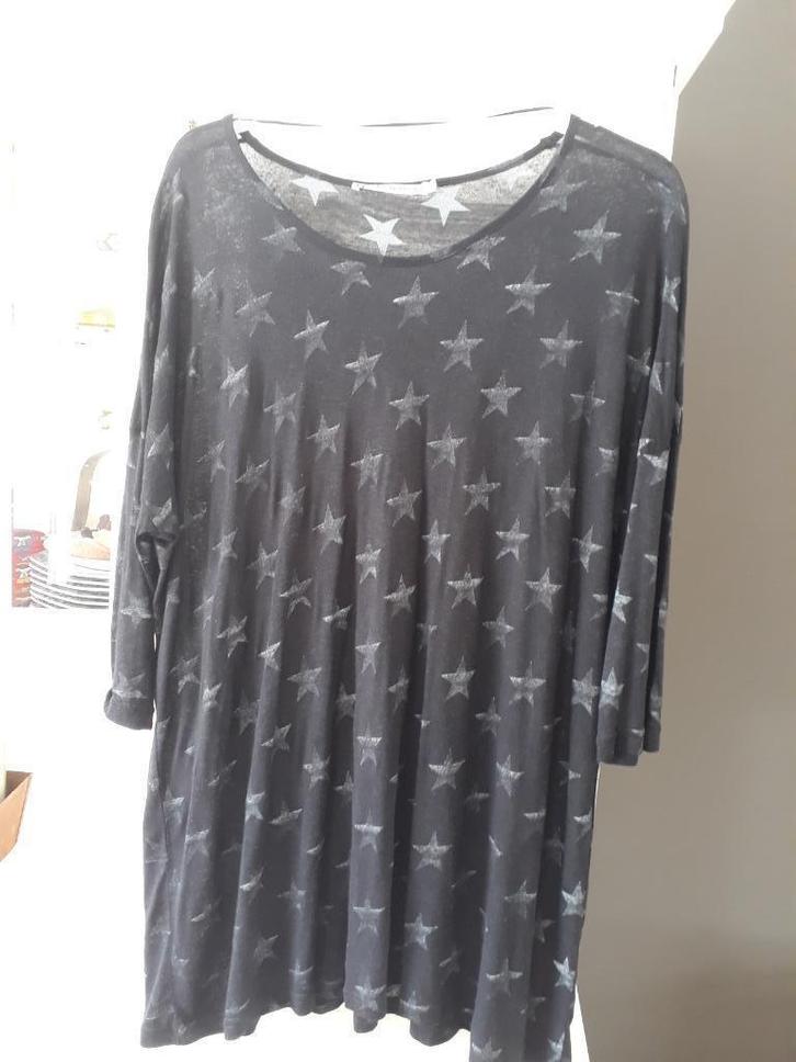 STUDIO zwarte top shirt met sterren 44 VALT RUIMER!! Nieuw, Kleding | Dames, Grote Maten, Nieuw, Shirt of Top, Zwart, Ophalen of Verzenden