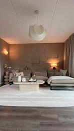 Velvet beige hoekbank, Huis en Inrichting, Banken | Bankstellen, Ophalen, Gebruikt, Overige maten, Hoekbank