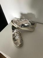 COS SNEAKER LEREN ZILVEREN 39, COS, Overige kleuren, Ophalen of Verzenden, Sneakers of Gympen