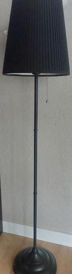 Vloerlamp zwarte kap, Ophalen, Zo goed als nieuw, 150 tot 200 cm