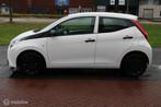 Toyota Aygo 1.0 VVT-i x-fun, 5-Drs, Bleutooth, € 9.895,00, Stof, Gebruikt, 4 stoelen, Wit