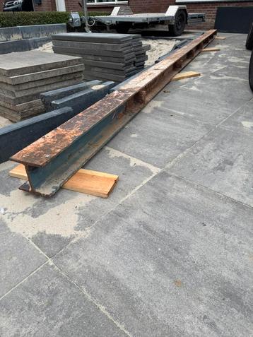 Stalen Constructiebalk  14 cm x 14 cm x 6 meter beschikbaar voor biedingen