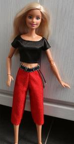 Barbie kleding nieuw - Outfit zwart topje met rode broek, Ophalen of Verzenden, Nieuw, Barbie