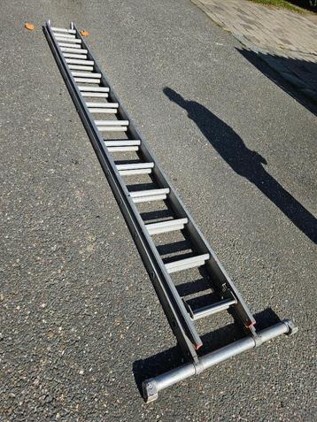 Aluminium ladder 2x14 treden met extra toprollen beschikbaar voor biedingen