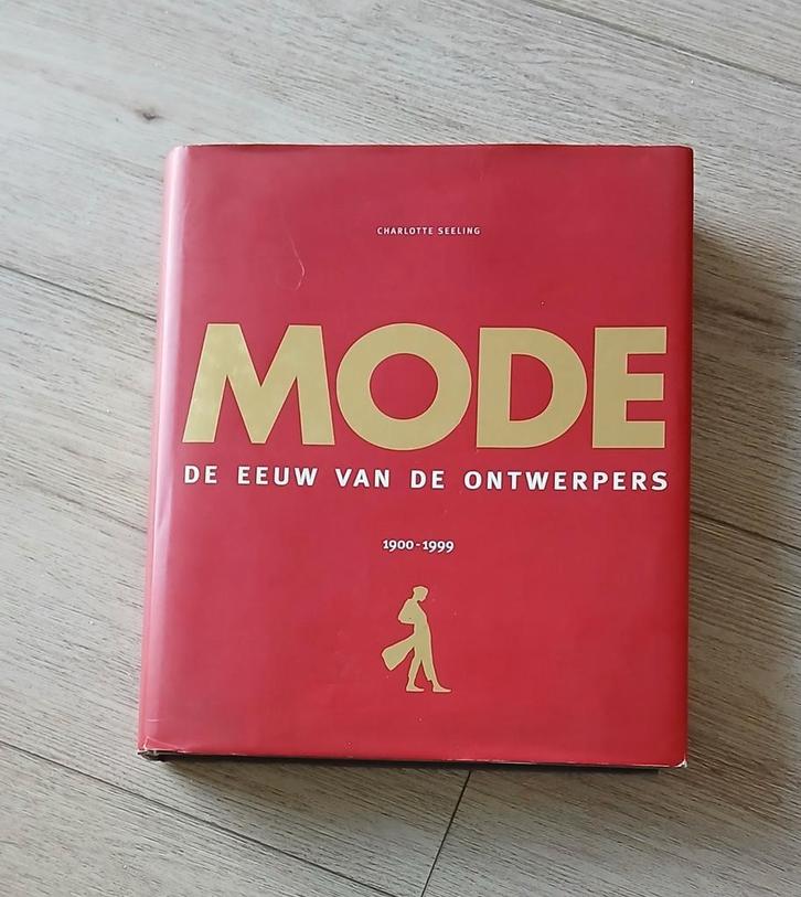 Mode, de eeuw van de ontwerpers (1900-1999), Boeken, Mode, Zo goed als nieuw, Mode algemeen, Ophalen of Verzenden