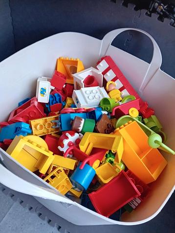 Veel lego Duplo met poppetjes badkamer slaapkamer 4.4 kg beschikbaar voor biedingen