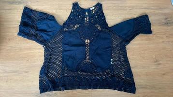 Hollister donkerblauwe top met dik gaas maat M/L