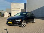 Volvo S40 2.4 Elan Xenon|Airco|Cruise|Climate|APK, Voorwielaandrijving, Gebruikt, 700 kg, Zwart