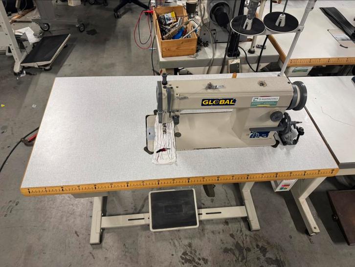 Industriele naaimachine global rechtstik machine stil motor, Hobby en Vrije tijd, Naaimachines en Toebehoren, Gebruikt, Naaimachine