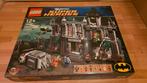 Lego DC Super Heroes 10937 Batman Arkham Asylum Breakout, Kinderen en Baby's, Speelgoed | Duplo en Lego, Ophalen, Nieuw, Complete set
