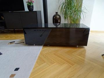 TV meubel van Loewe Hoogglans Zwart NU 95,- EURO! beschikbaar voor biedingen