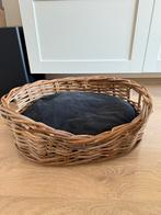 Katten/hondenmand riet, Dieren en Toebehoren, Kattenmanden, Ophalen of Verzenden, Zo goed als nieuw, Riet