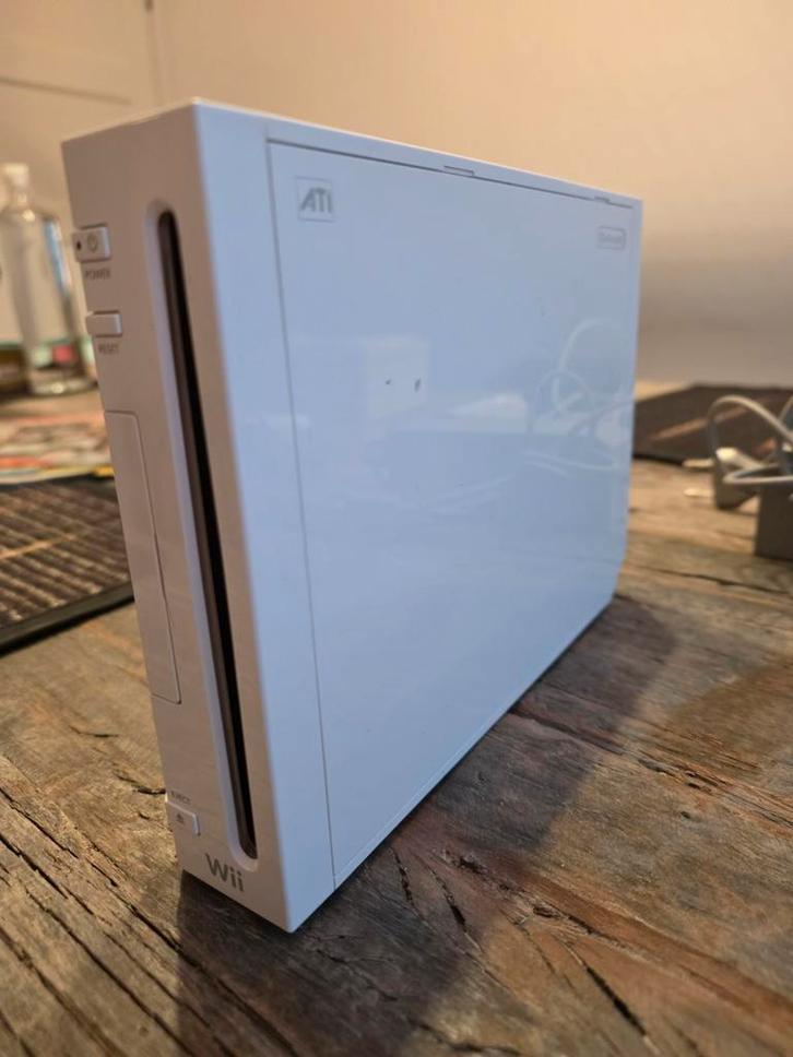 Nintendo Wii complete set + 6 spellen + Guitar Hero gitaar, Spelcomputers en Games, Games | Nintendo Wii, Gebruikt, Avontuur en Actie