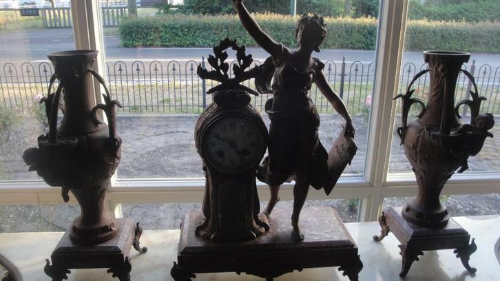 antiek klokkenstel, Antiek en Kunst, Antiek | Klokken, Ophalen