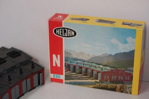 Heljan B643 N  loc loods  6 ingangen., Hobby en Vrije tijd, Modeltreinen | N-Spoor, Brug, Tunnel of Gebouw, Gelijkstroom of Wisselstroom