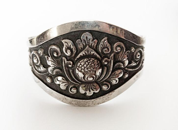 Djokja zilver armband Java Indonesië koloniaal Indië Hindu, Antiek en Kunst, Kunst | Niet-Westerse kunst, Verzenden