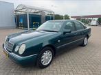 Mercedes-Benz E-Klasse 3.0 D E300 Sedan Classic AUT 1996, Auto's, Mercedes-Benz, Automaat, 2996 cc, Origineel Nederlands, Diesel
