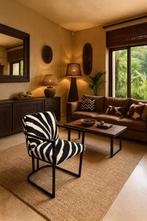 Stijlvolle Archi Stoel met Koeienhuid, Ophalen of Verzenden