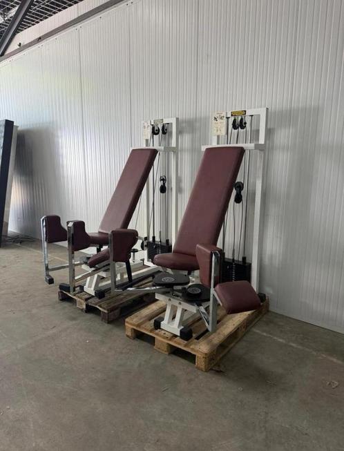 Technogym Isotonic Abductor / Adductor / 2 machines, Sport en Fitness, Fitnessmaterialen, Gebruikt, Overige typen, Armen, Benen