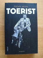 Toerist van Özcan Akyol, Ophalen of Verzenden, Gelezen